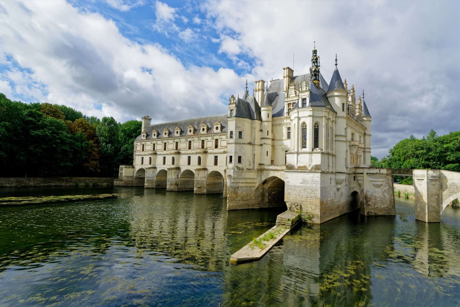Château de Chenonceau sur l’eau pour un voyage dans la Vallée de la Loire